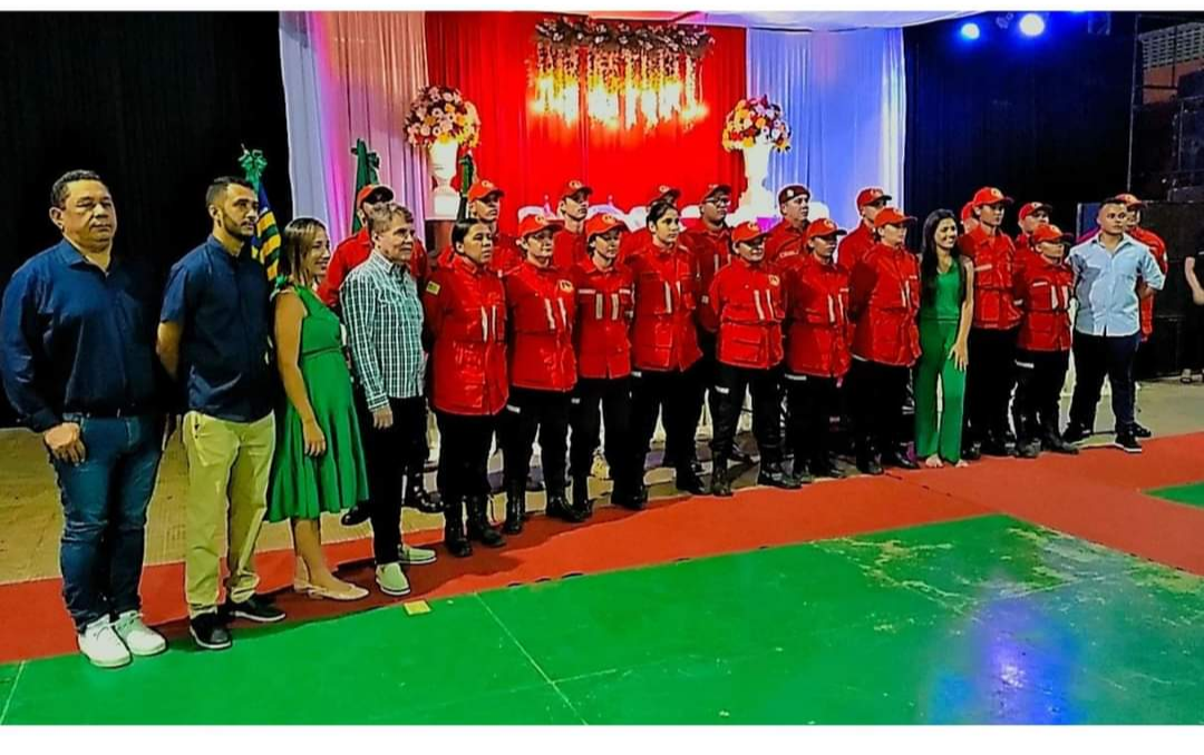 Prefeito João Luiz participa de formatura de bombeiros civis - Imagem 2