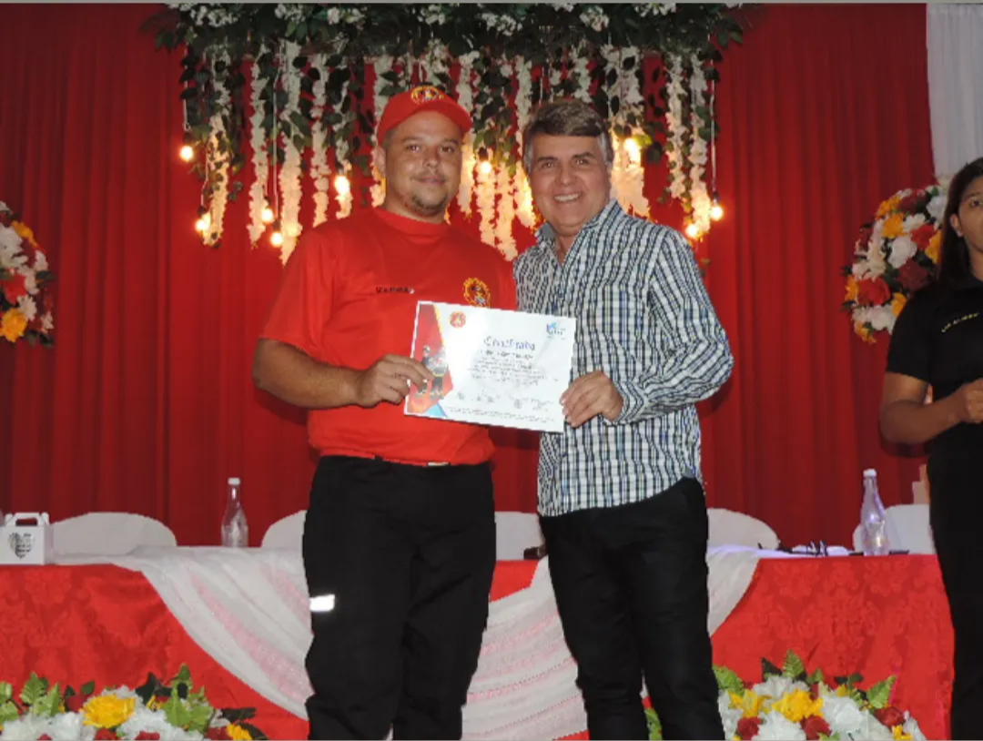 Prefeito João Luiz participa de formatura de bombeiros civis - Imagem 7