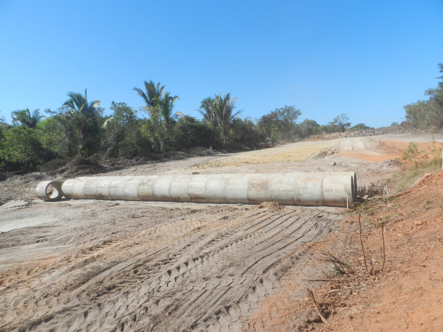 Construção de avenida traz desenvolvimento para Esperantina - Imagem 2
