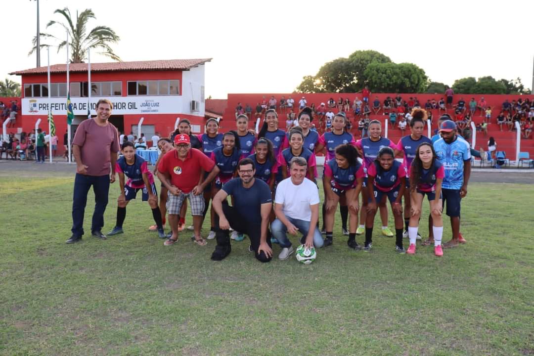 Prefeito João Luiz e vice Evandro Abreu na abertura do Municipal 2022 - Imagem 2