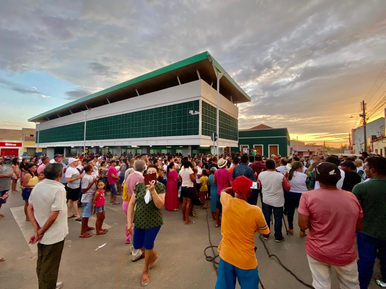 Prefeita Ivanária Sampaio entrega prédio reformado público municipal - Imagem 1