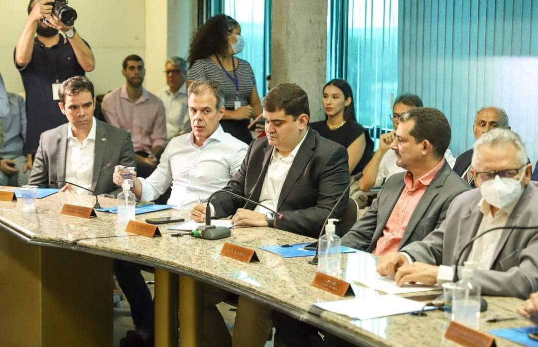 Prefeito prestigia posse da nova diretoria do SEBRAE PIAUÍ em Teresina  - Imagem 9