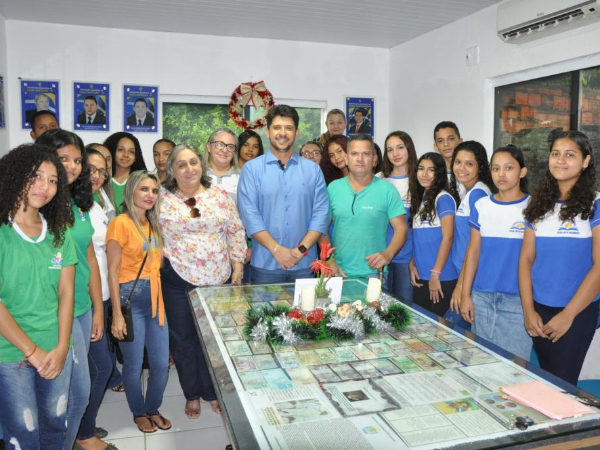 Alunos aprovados no IFPI participam de encontro com o prefeito Luciano
