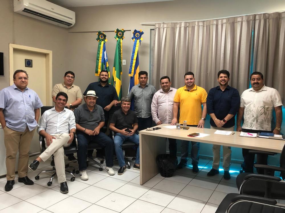 Prefeitos do Médio Parnaíba se reúnem para deliberar algumas ações - Imagem 1
