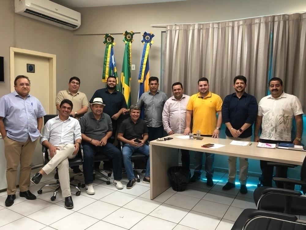 Prefeitos do Médio Parnaíba se reúnem para deliberar algumas ações 