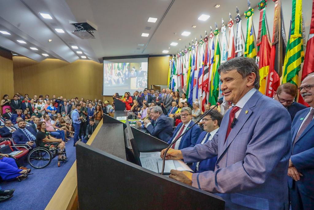 Prefeito João Luiz participa da posse do Ministro Wellington Dias - Imagem 8