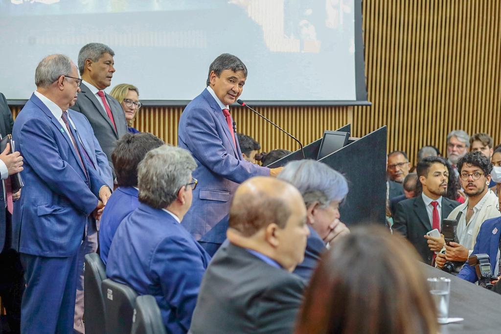 Prefeito João Luiz participa da posse do Ministro Wellington Dias - Imagem 9