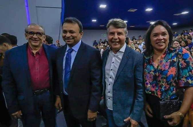 Prefeito João Luiz e presidente da AMPAR participa de posse em Teresina  - Imagem 2