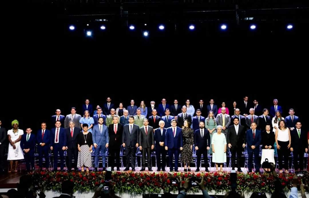 Prefeito João Luiz e presidente da AMPAR participa de posse em Teresina  - Imagem 8