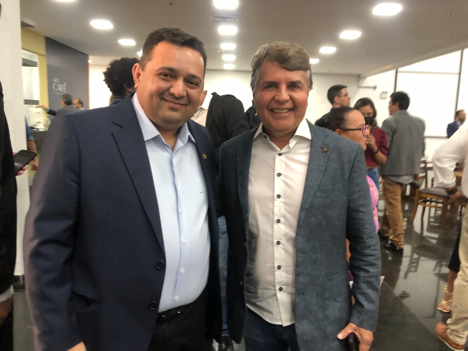 Prefeito João Luiz e presidente da AMPAR participa de posse em Teresina  - Imagem 3