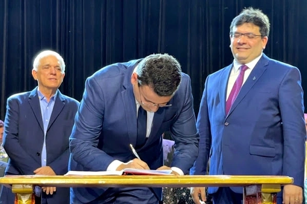 Prefeito João Luiz e presidente da AMPAR participa de posse em Teresina  - Imagem 6