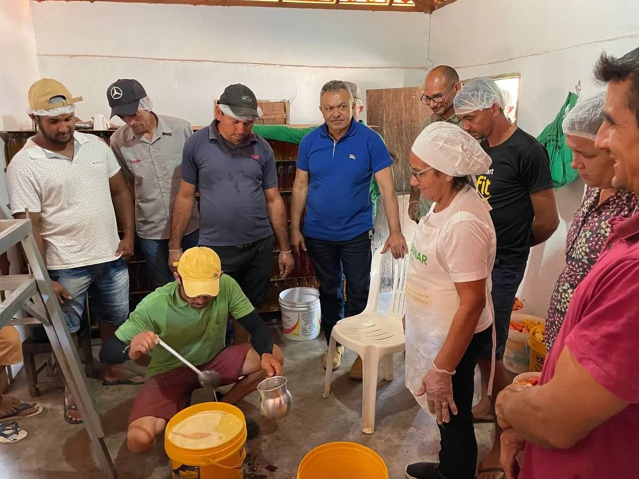 Oeiras incentiva e fortalece avicultura e cajucultura na zona rural  - Imagem 2