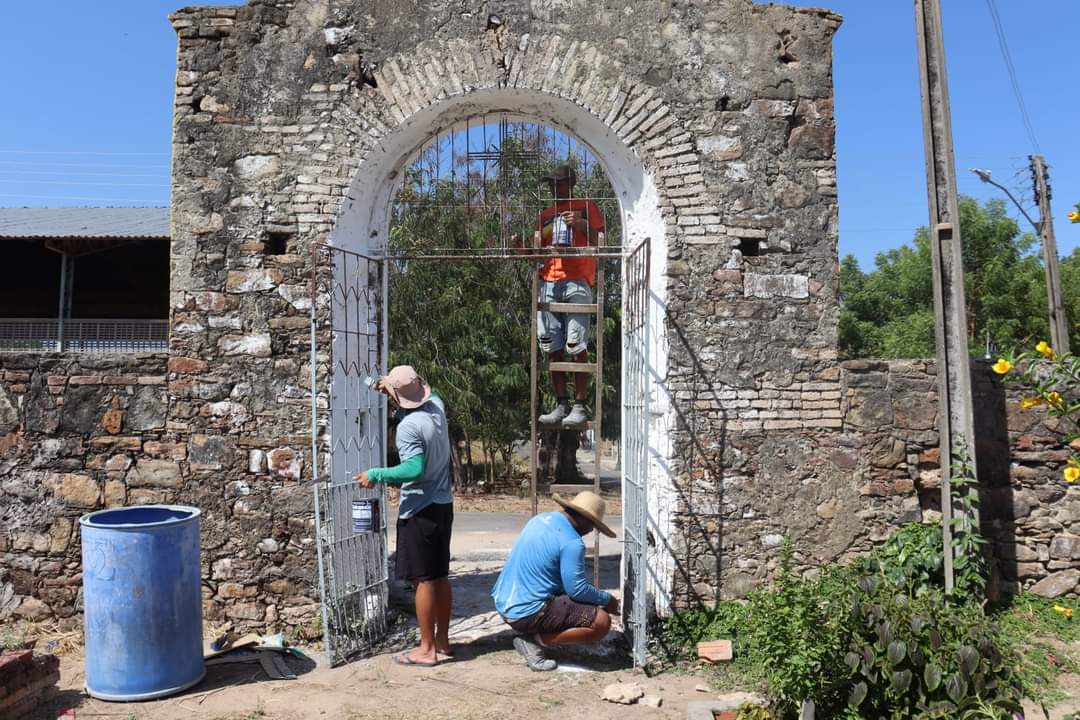 Prefeitura de Monsenhor Gil prepara cemitérios para o Dia de Finados  - Imagem 1