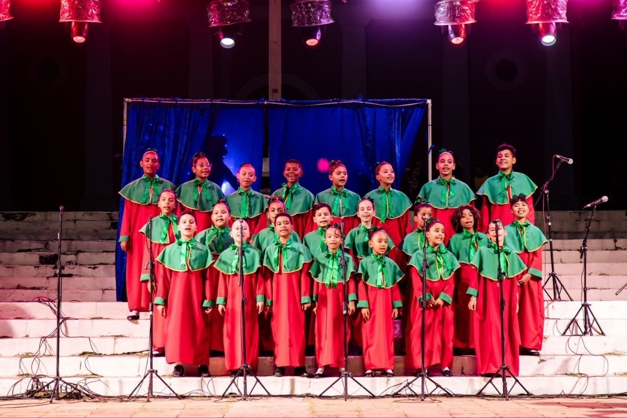 Coral da Educação Municipal de Oeiras brilha no Natal do Palácio de Karnak