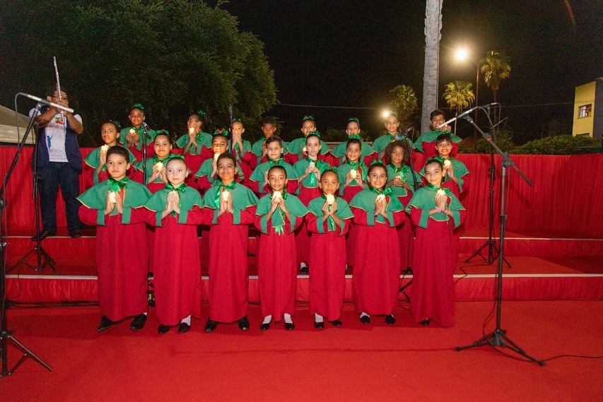 Coral da Educação Municipal de Oeiras brilha no Natal do Palácio de Karnak - Imagem 5
