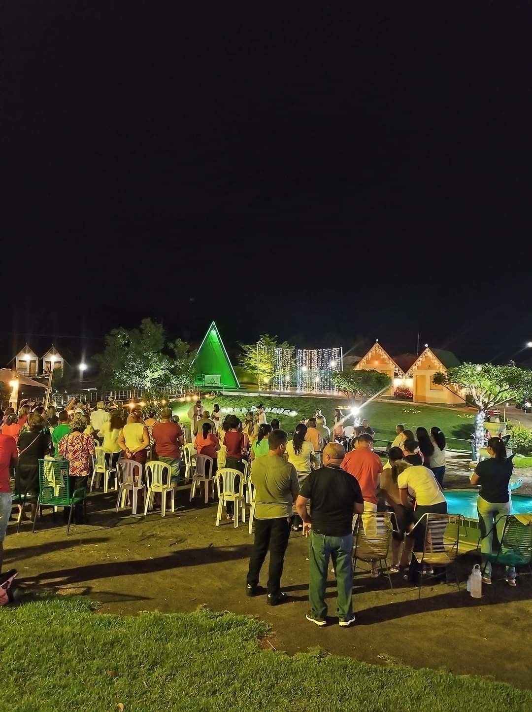 A noite de Natal do Rancho Terra do Nunca em Monsenhor Gil 