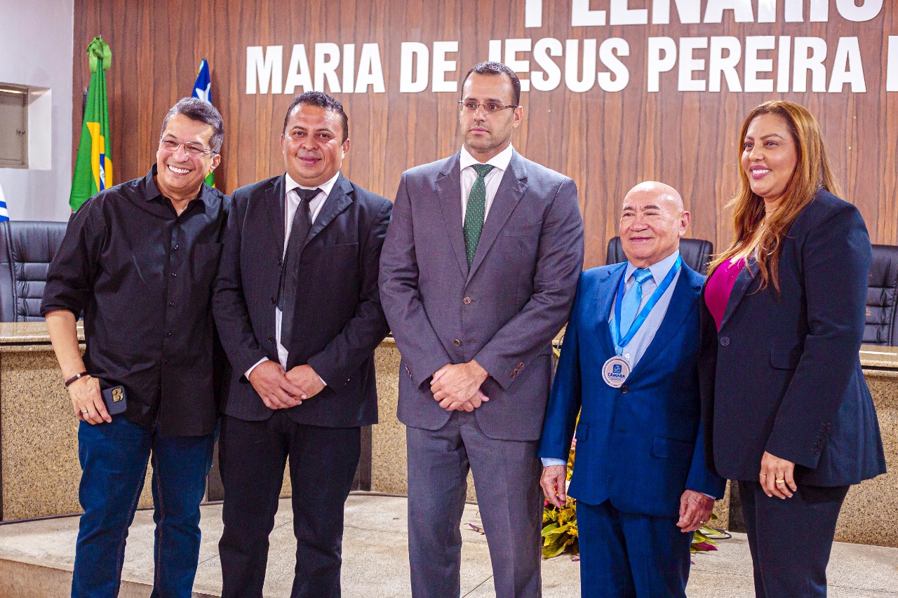 Des. José Ribamar Oliveira recebe Mérito Legislativo em Monsenhor Gil  - Imagem 5