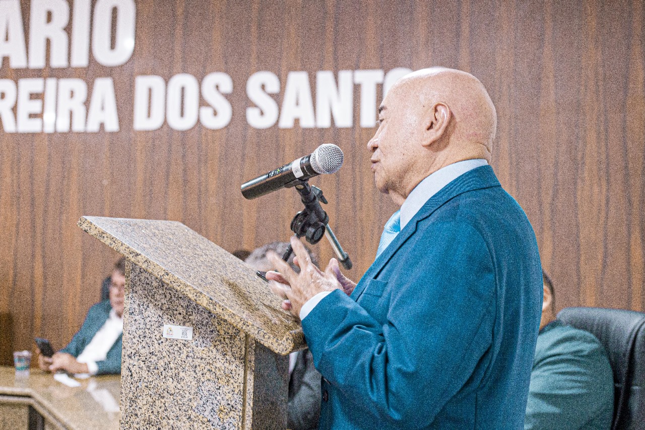 Des. José Ribamar Oliveira recebe Mérito Legislativo em Monsenhor Gil  - Imagem 4