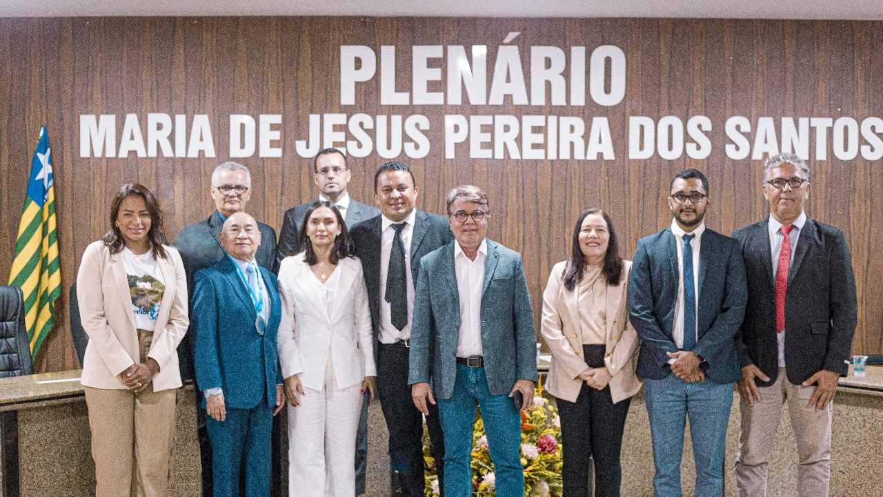 Des. José Ribamar Oliveira recebe Mérito Legislativo em Monsenhor Gil  - Imagem 12