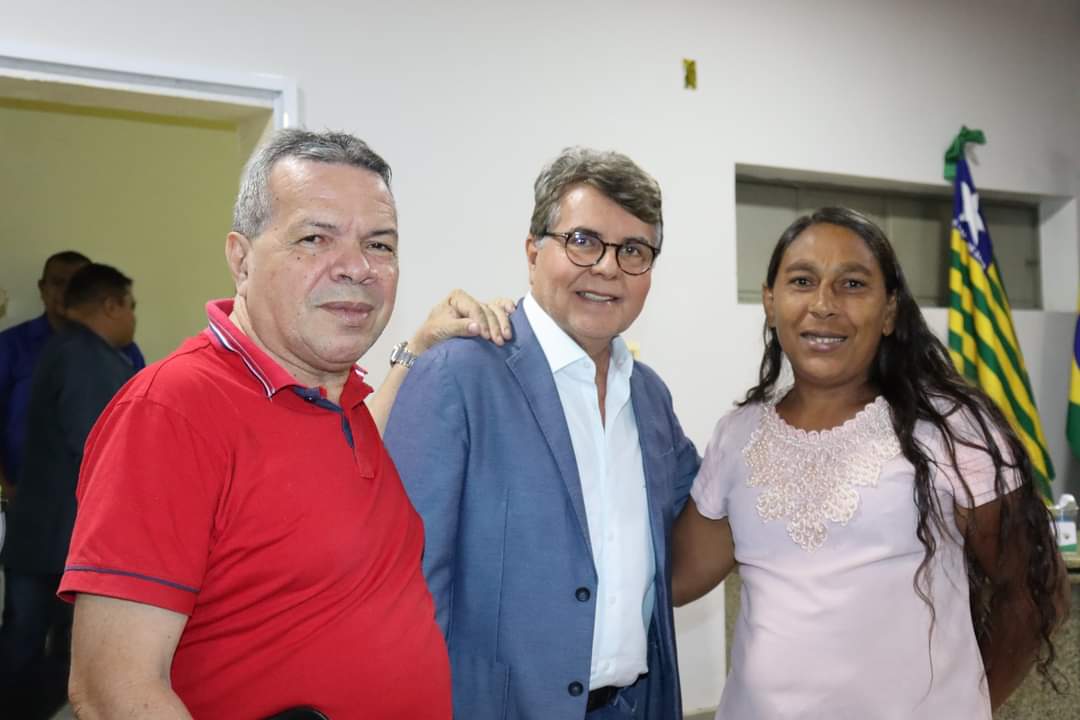 Prefeito João Luiz anuncia reajuste para professores acima do piso  - Imagem 5