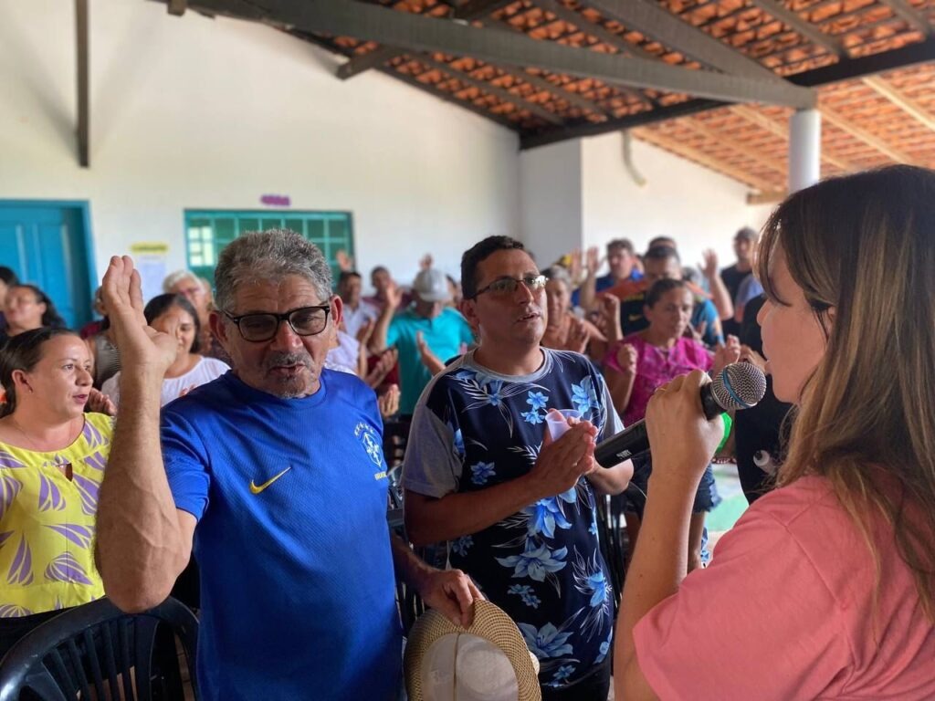 Projeto “Prefeita mais perto de você continua visitando as comunidades - Imagem 4