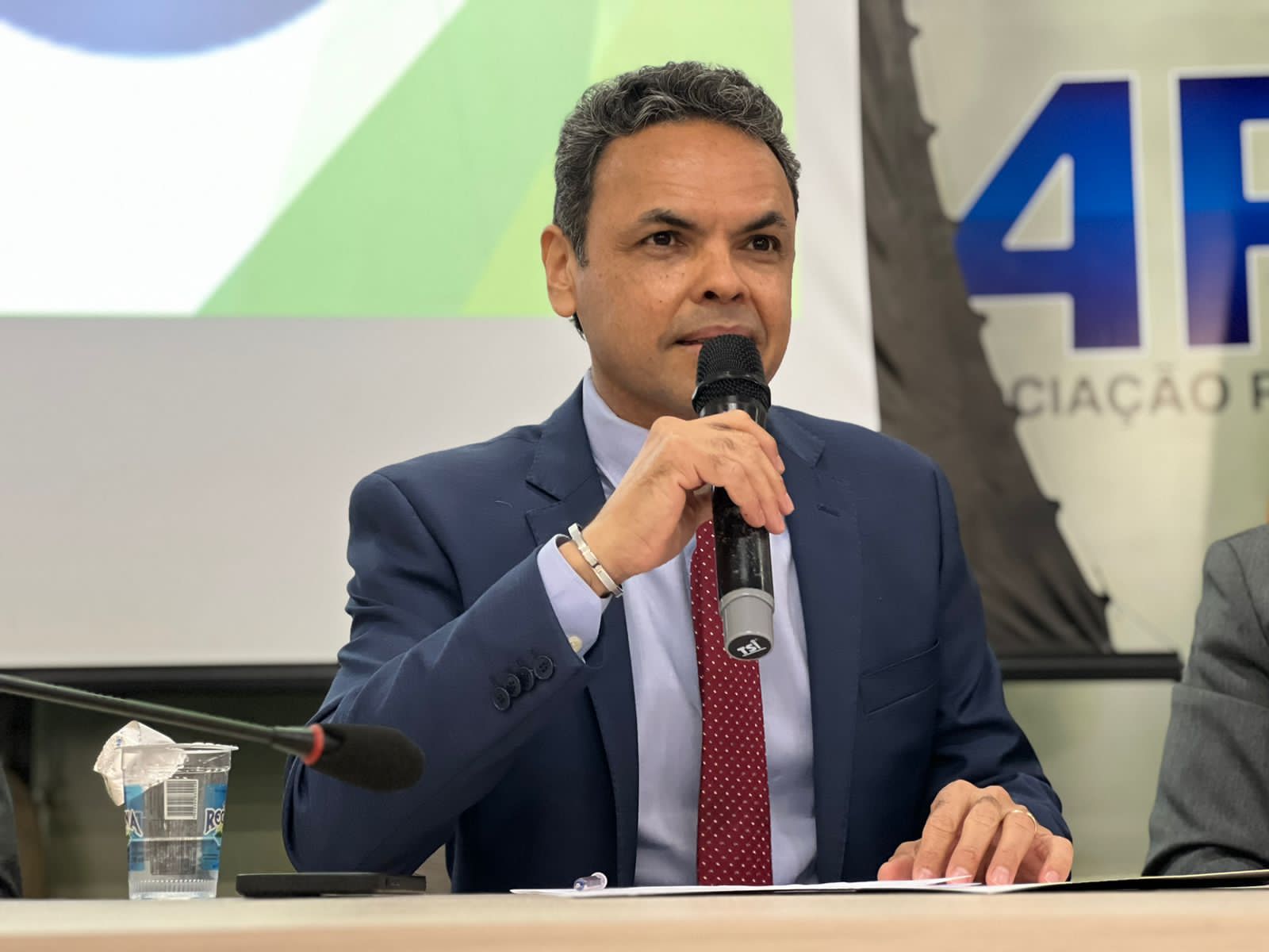 Prefeitos debatem dificuldades em seus Municípios. Monsenhor Gil presente - Imagem 11