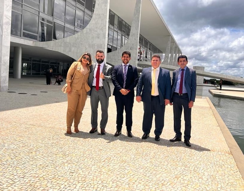 Prefeito Luciano busca recursos para o município durante viagem a Brasília - Imagem 5