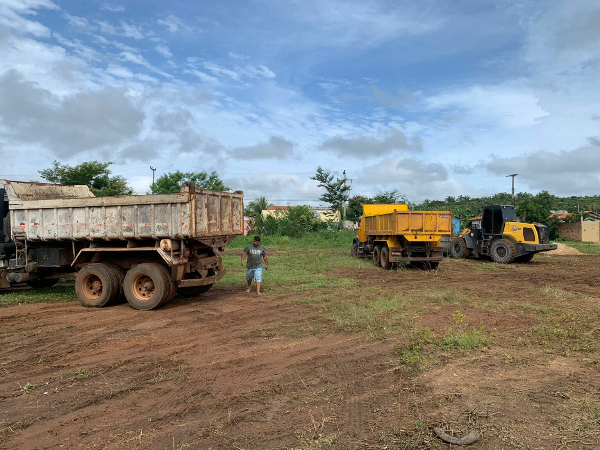 Retomada a obra de esgotamento sanitário do bairro Alecrim em Esperantina
