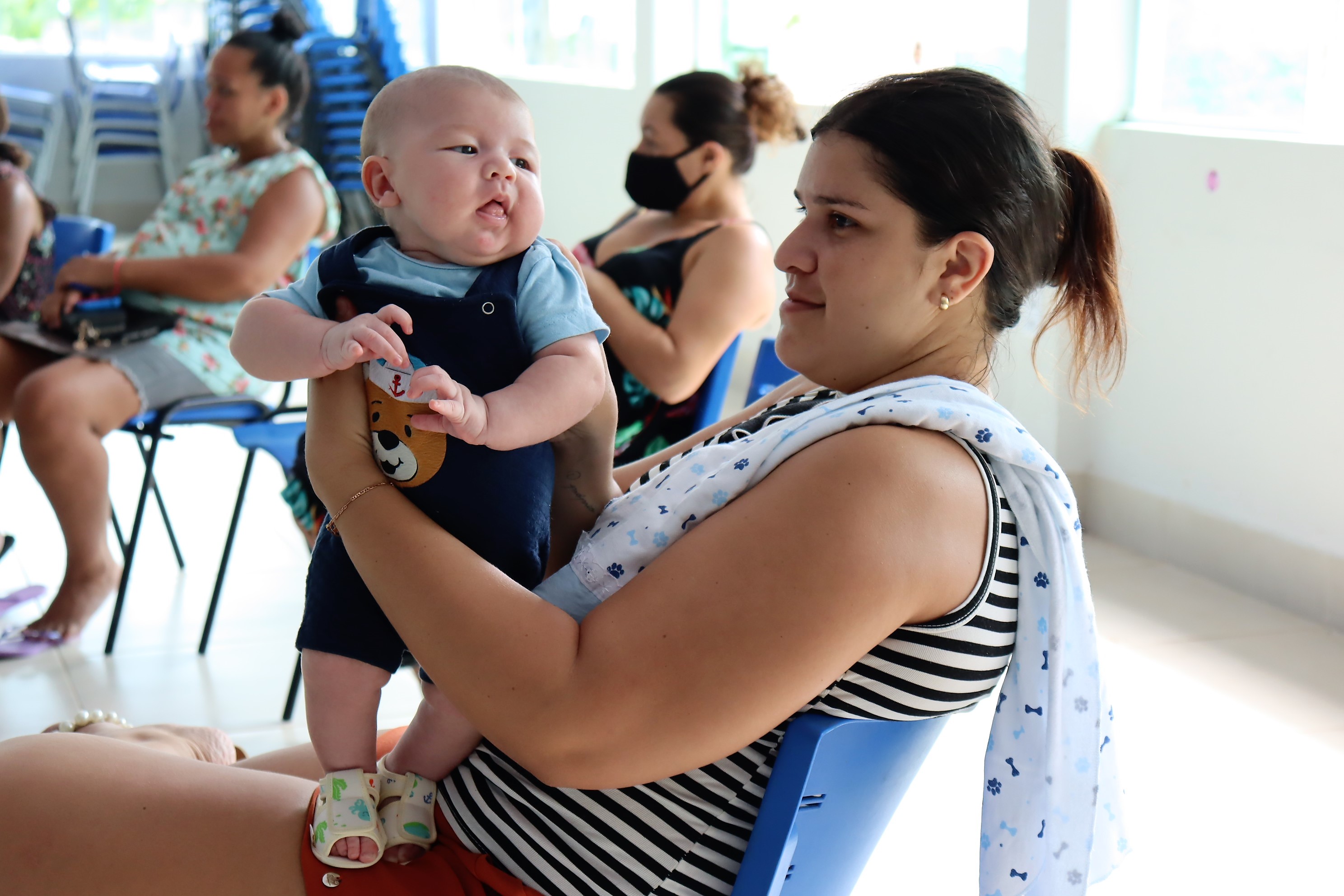 Assistência Social entrega enxovais à gestantes - Imagem 2