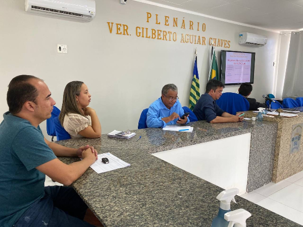 Prefeitura realiza audiência pública na câmara municipal