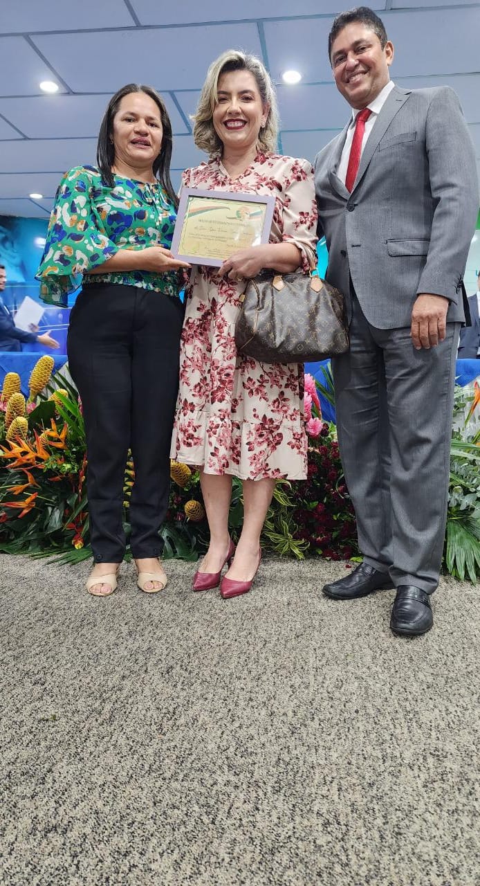 Secretária de Educação participa de evento entrega moção de reconhecimento - Imagem 1