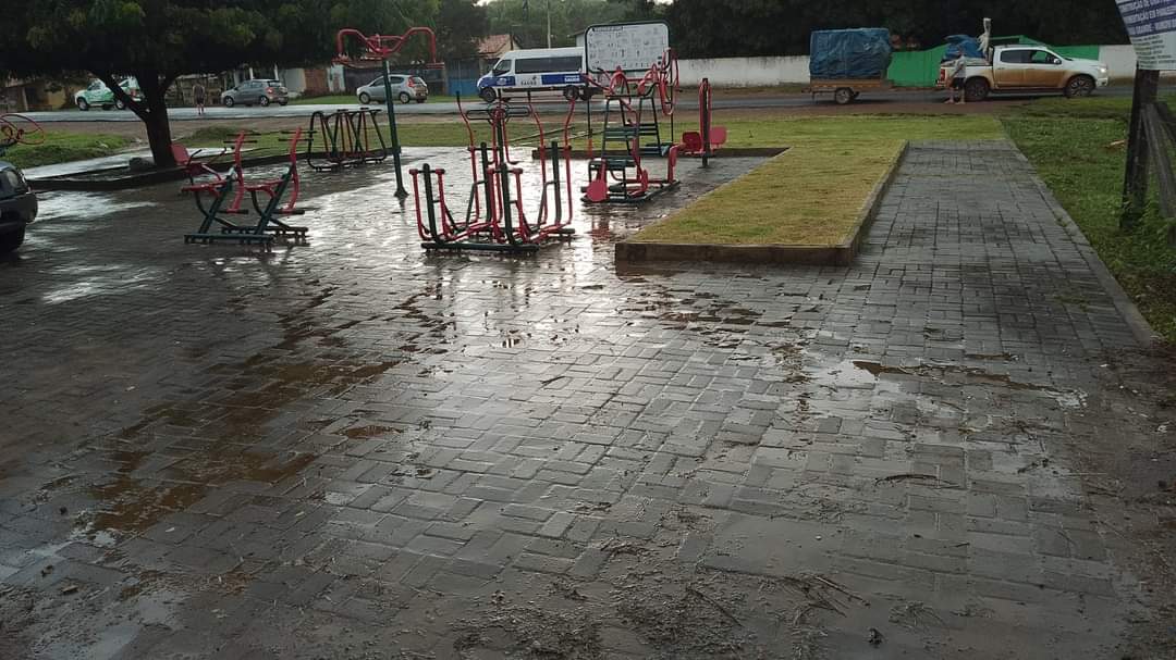 Limpeza de praças, de cemitérios, ruas, cidade limpa em Monsenhor Gil - Imagem 7