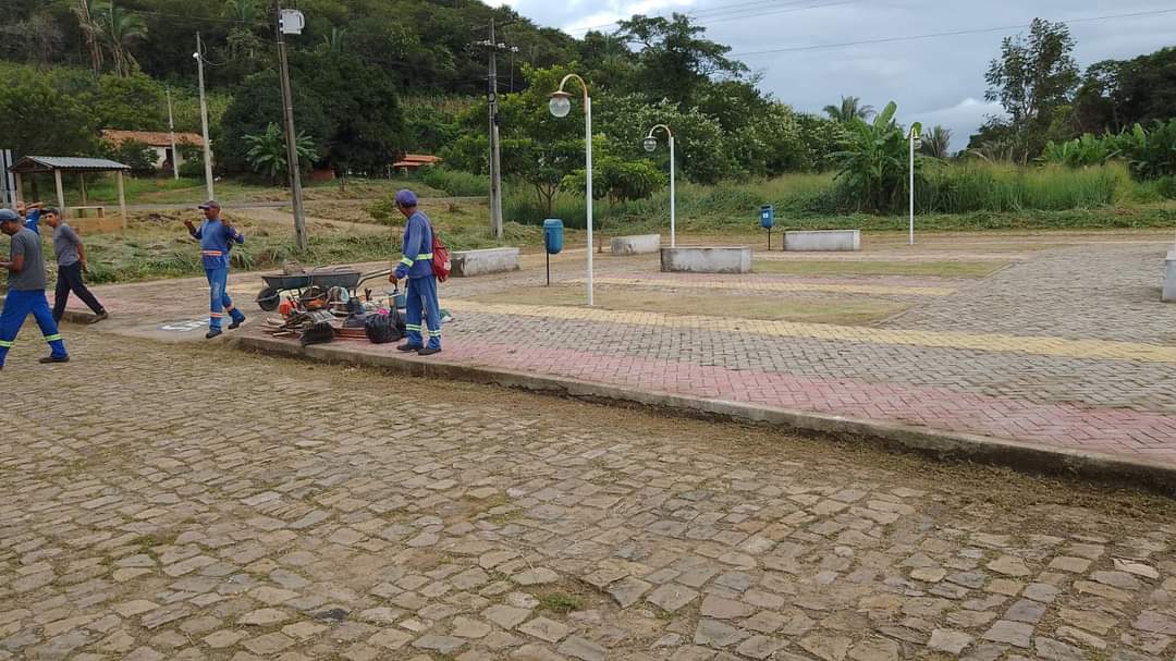 Limpeza de praças, de cemitérios, ruas, cidade limpa em Monsenhor Gil - Imagem 6