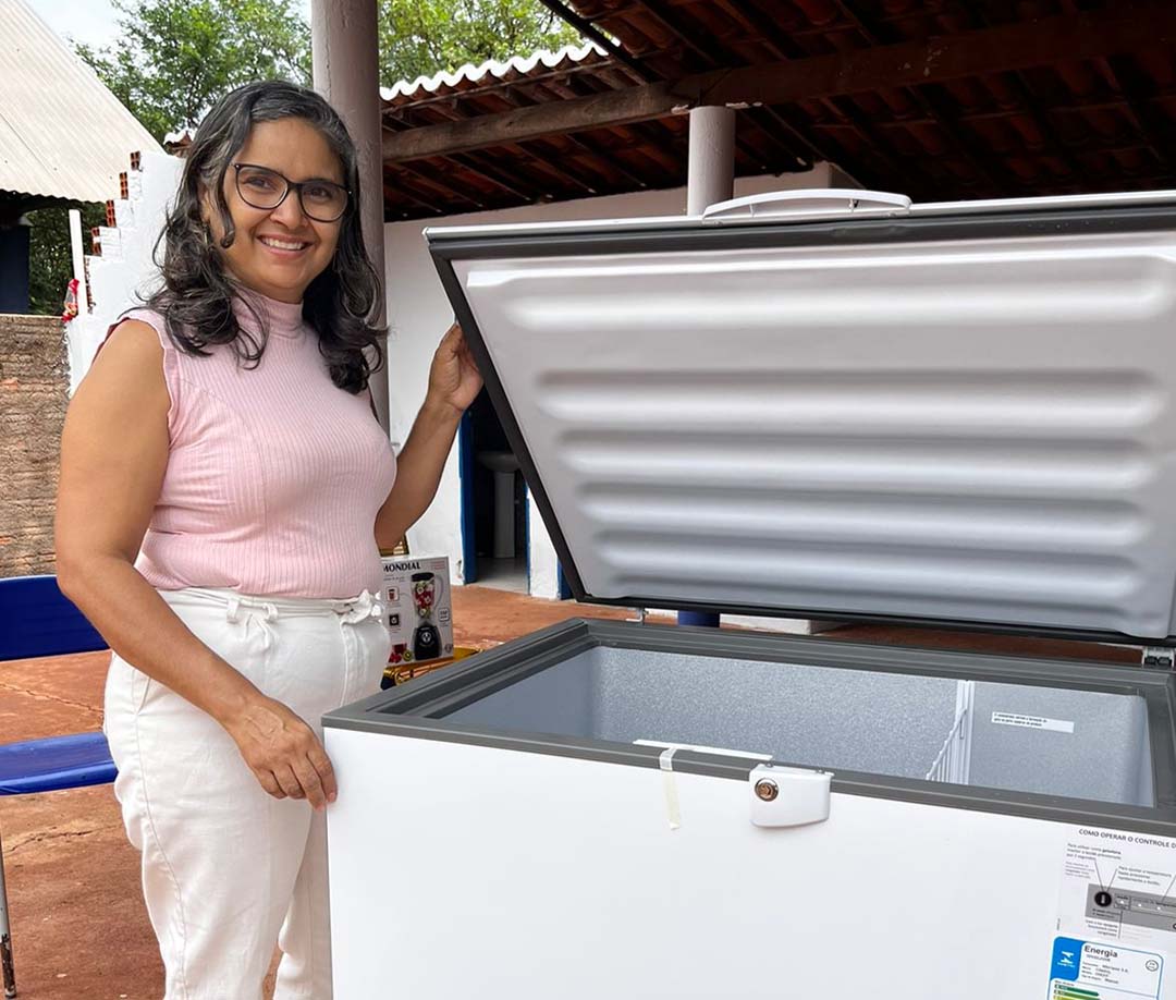Secretária de Educação Maria do Socorro entrega equipamentos em escolas  - Imagem 5