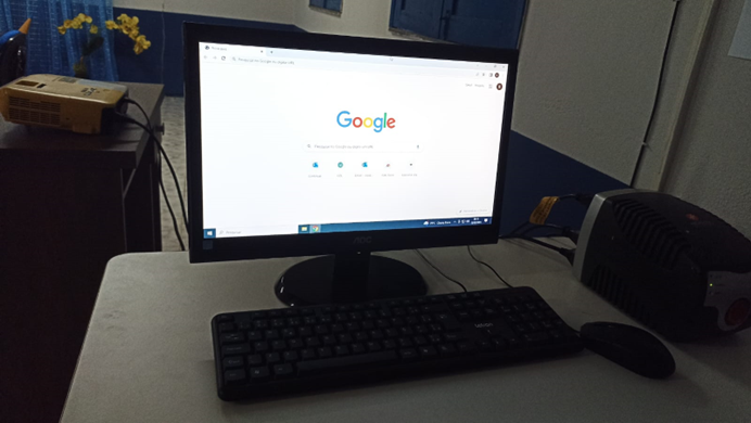 Secretária de Educação Maria do Socorro entrega equipamentos em escolas  - Imagem 12