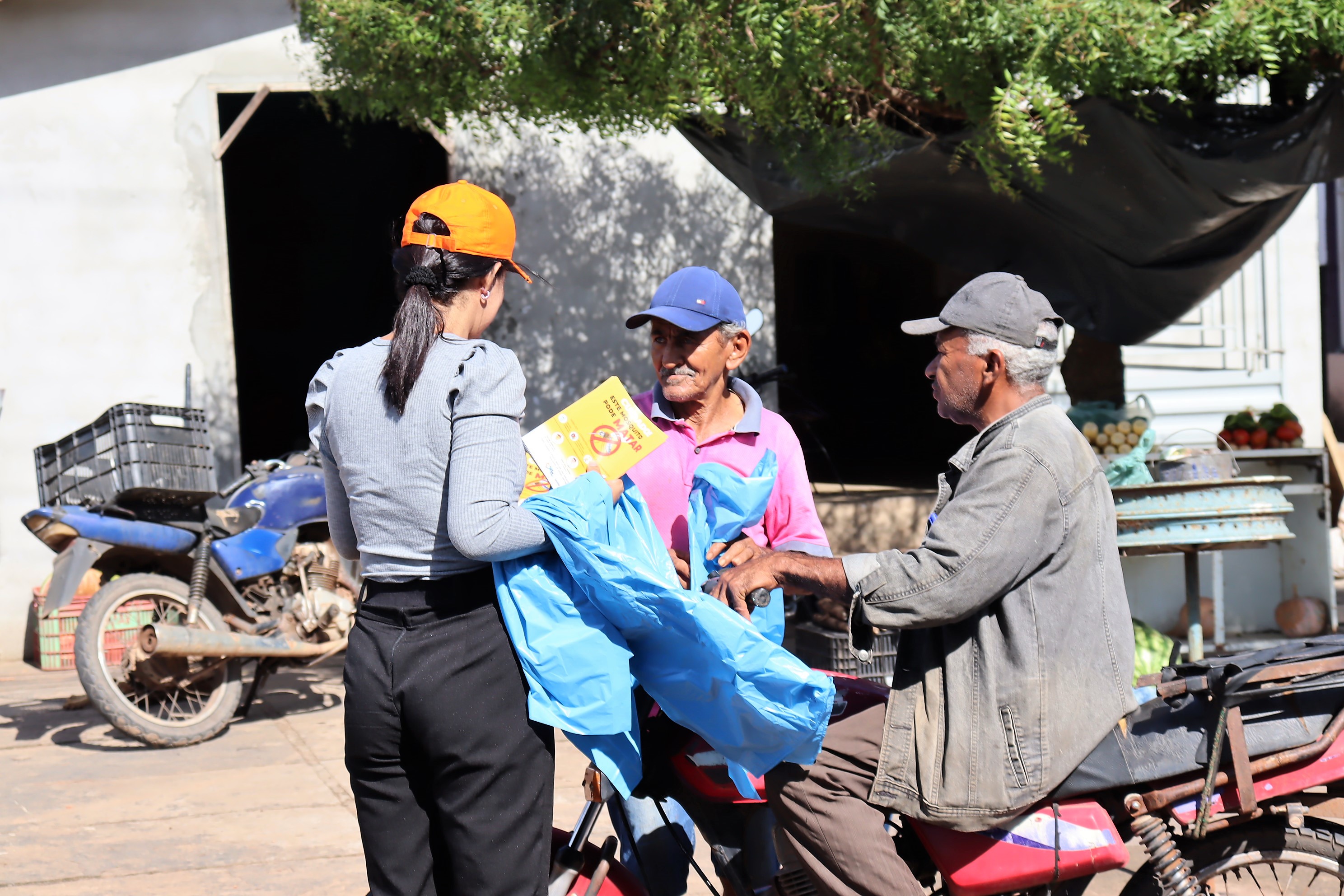 Caminhada incentiva a população para se proteger contra o Aedes Aegypti - Imagem 6