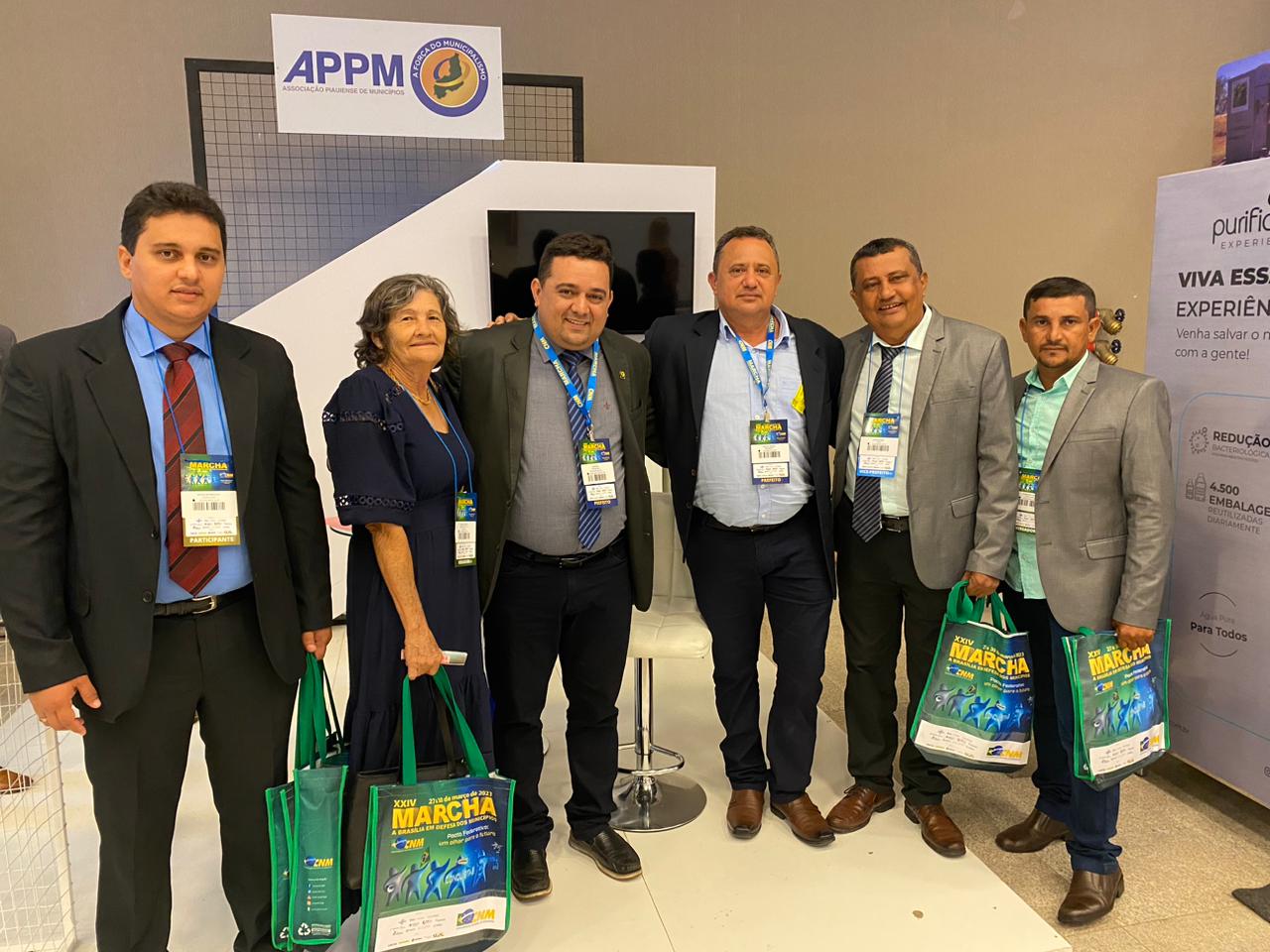 Pref. Miguel Rodrigues, participa da XXIV Marcha dos Prefeitos em Brasília. - Imagem 5