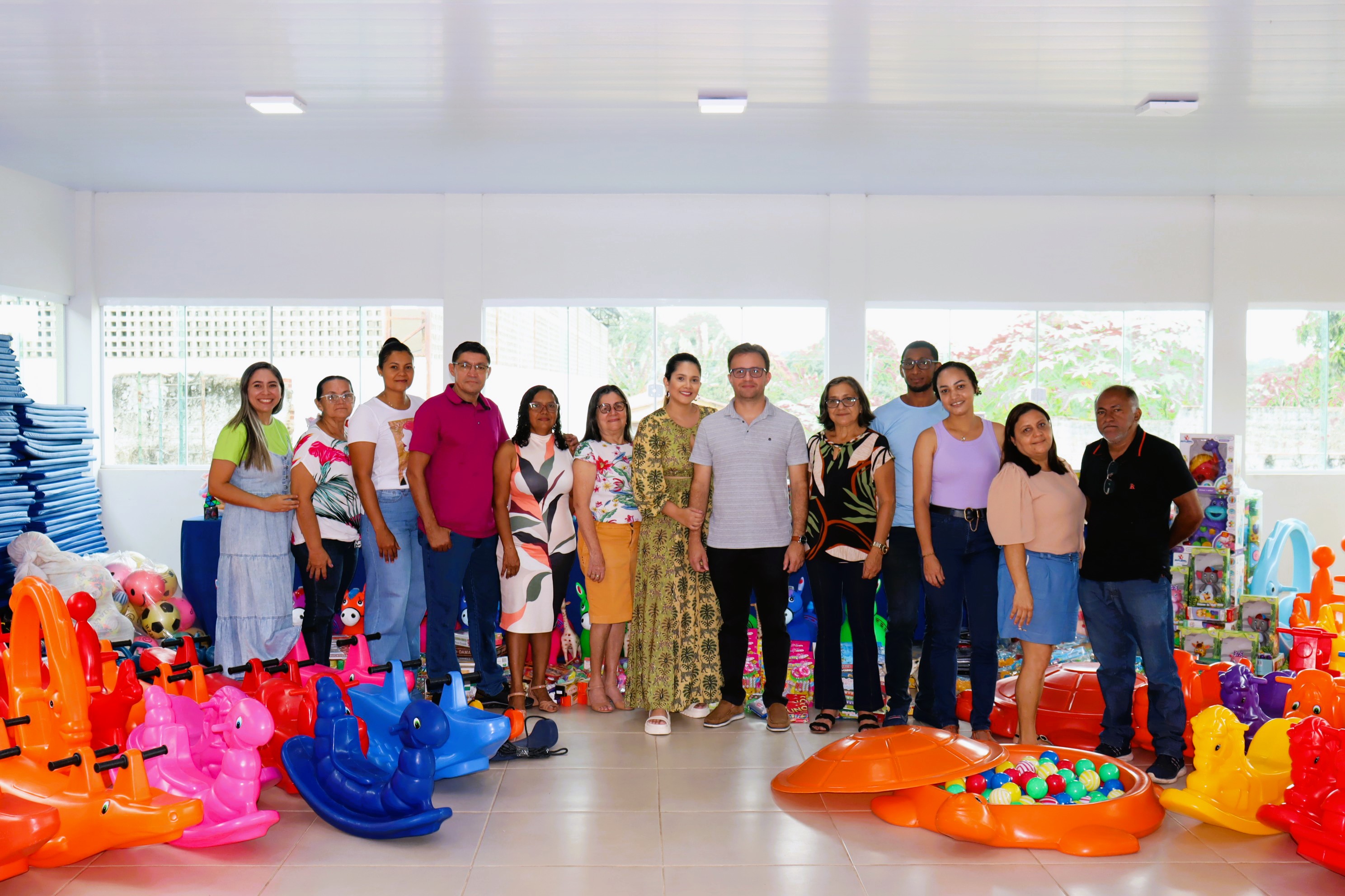  São Pedro do Piauí entrega brinquedos e jogos para as escolas infantis - Imagem 1