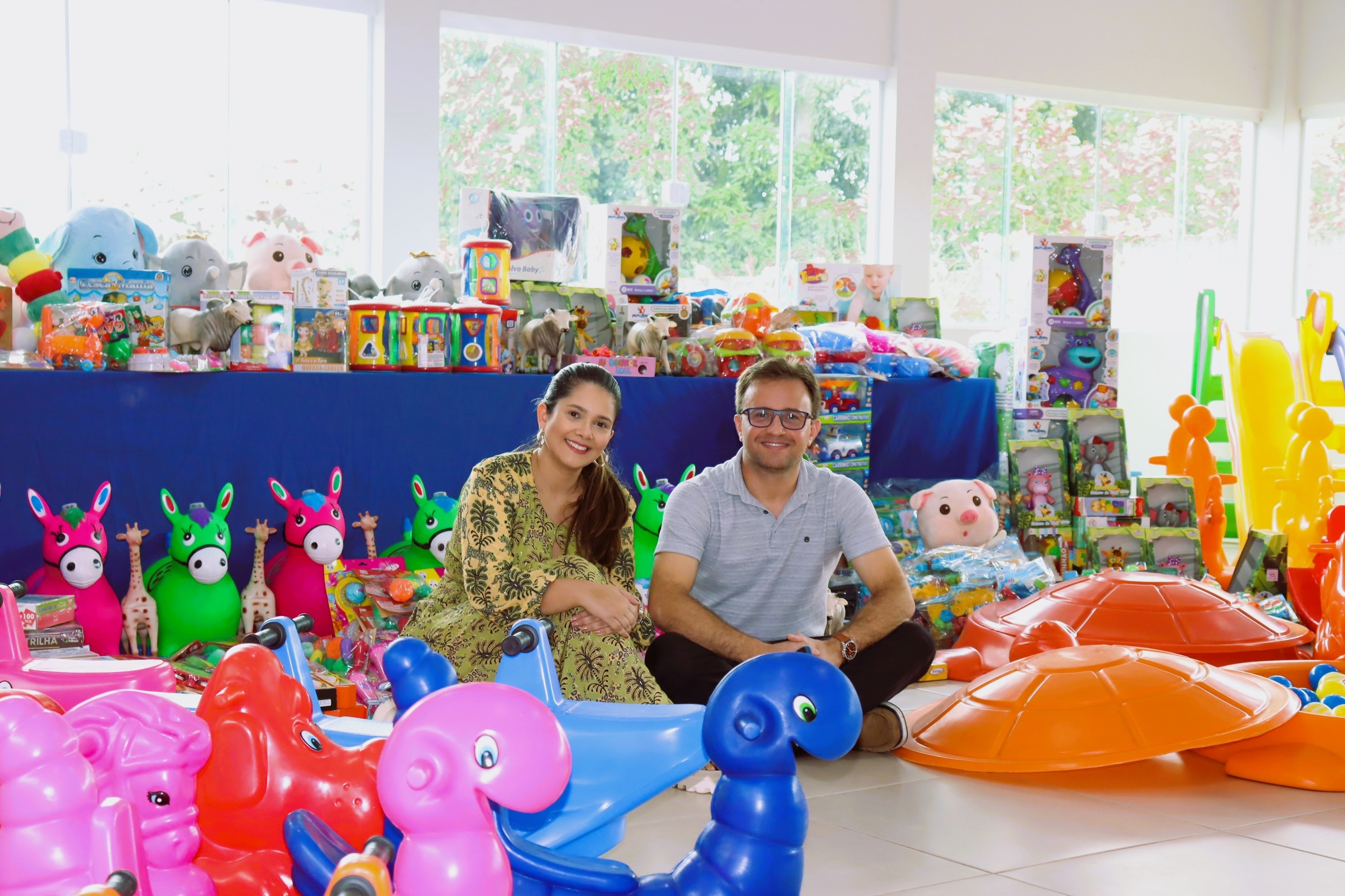  São Pedro do Piauí entrega brinquedos e jogos para as escolas infantis