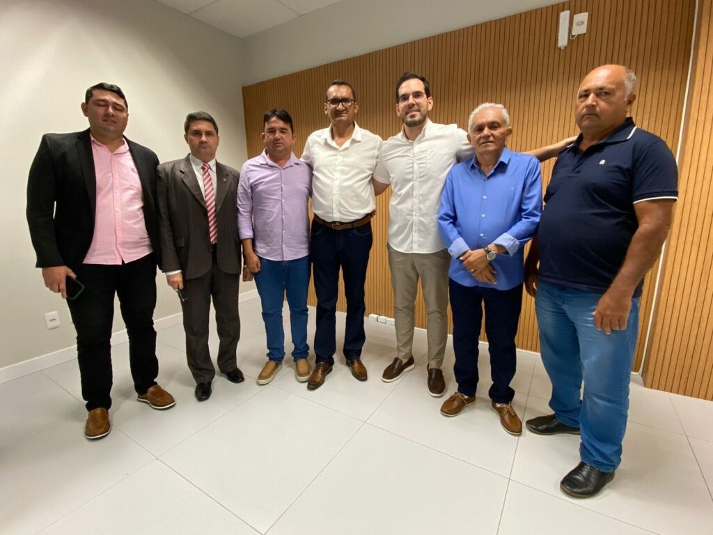 Prefeita de Esperantina assina convênio com a Caixa Econômica Federal - Imagem 4