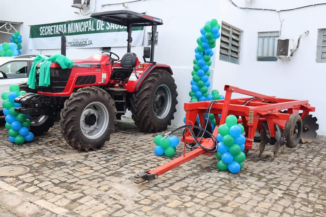 Prefeito João Luiz faz entrega de Veículos para Saúde e Agricultura - Imagem 3
