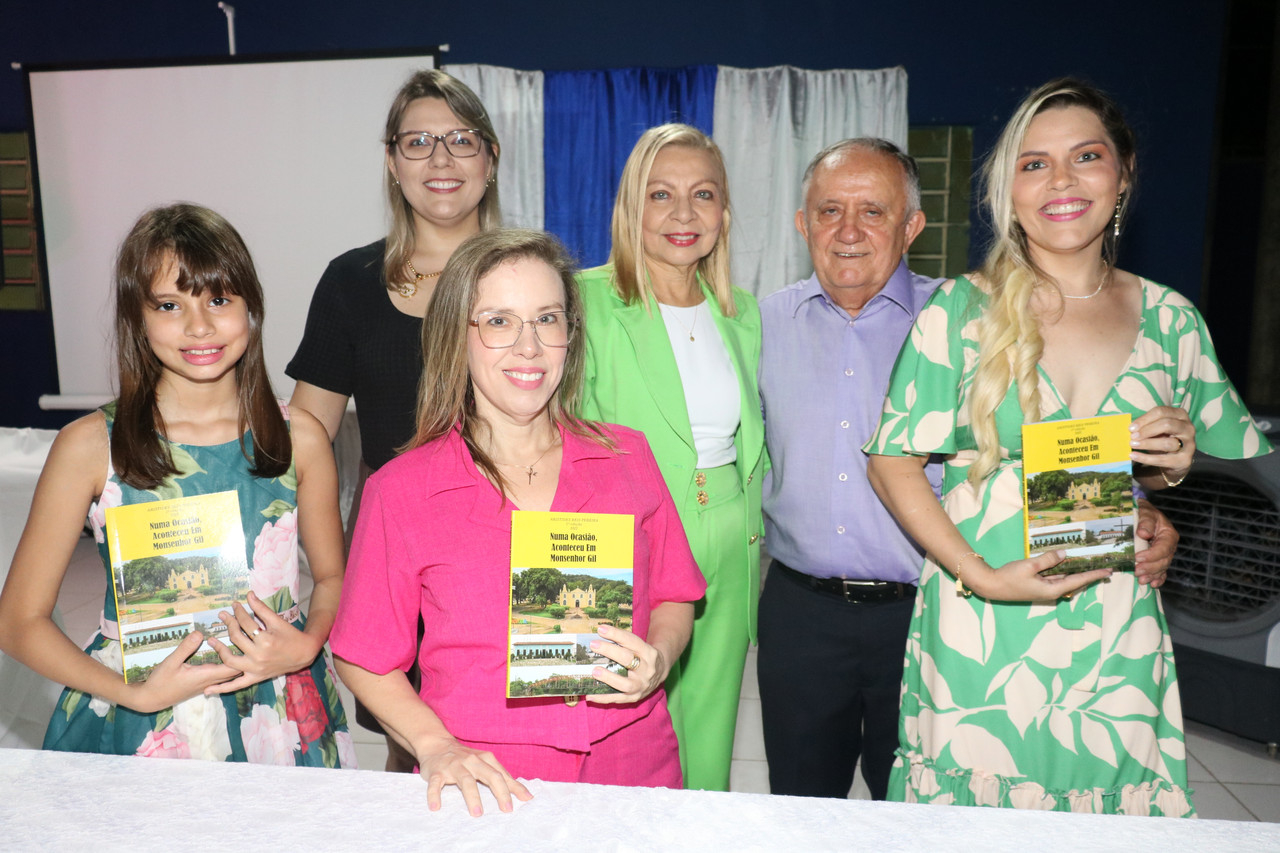 Dr Aristides Reis Pereira lança livro com autógrafos em Monsenhor Gil 