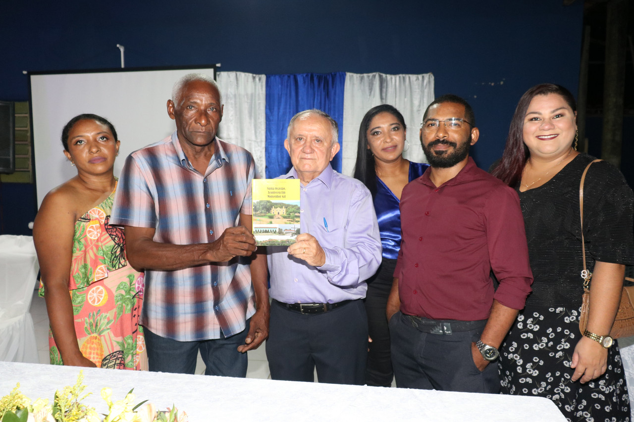 Dr Aristides Reis Pereira lança livro com autógrafos em Monsenhor Gil - Imagem 11