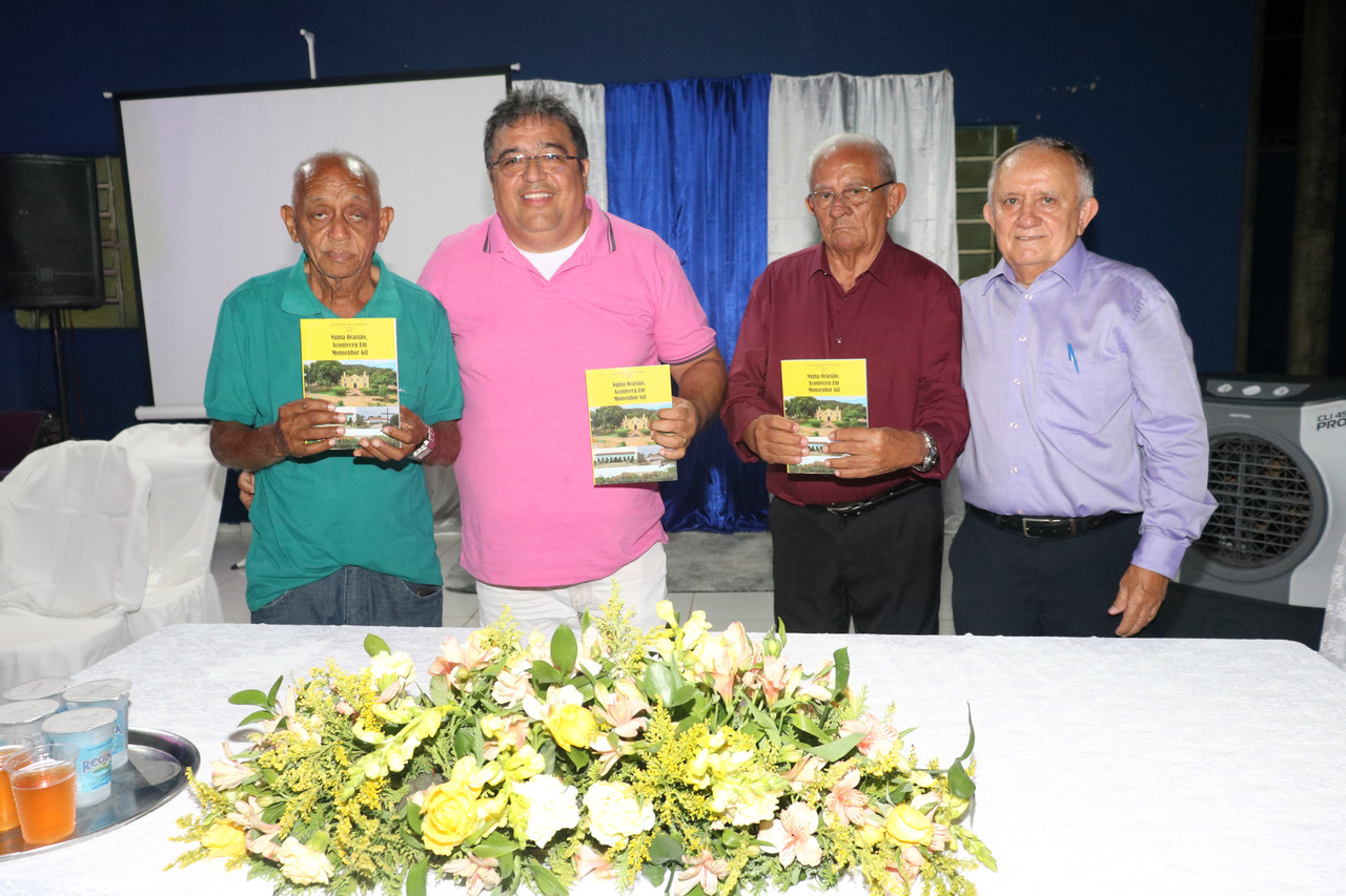 Dr Aristides Reis Pereira lança livro com autógrafos em Monsenhor Gil - Imagem 15