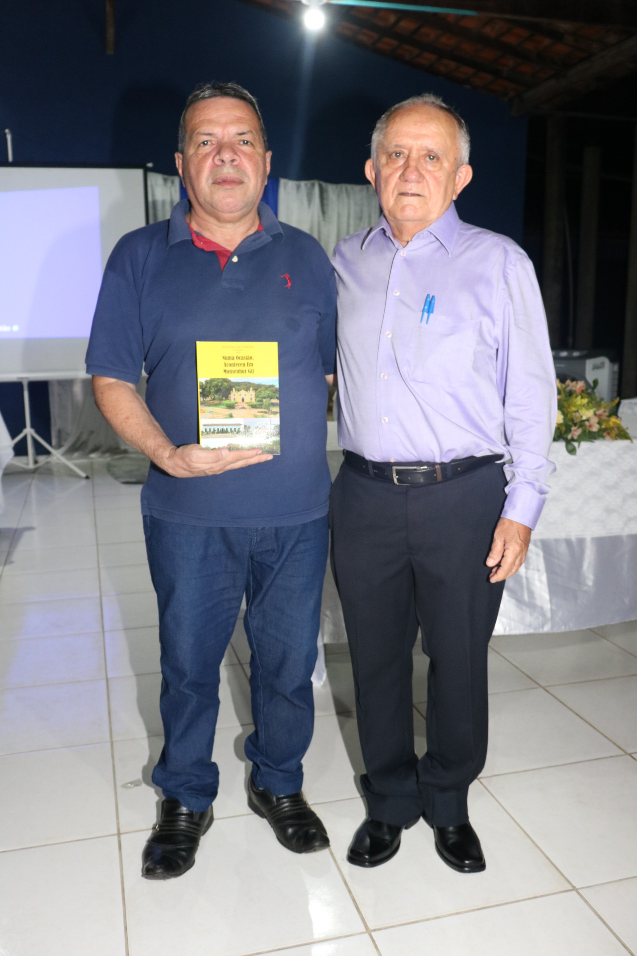 Dr Aristides Reis Pereira lança livro com autógrafos em Monsenhor Gil - Imagem 16