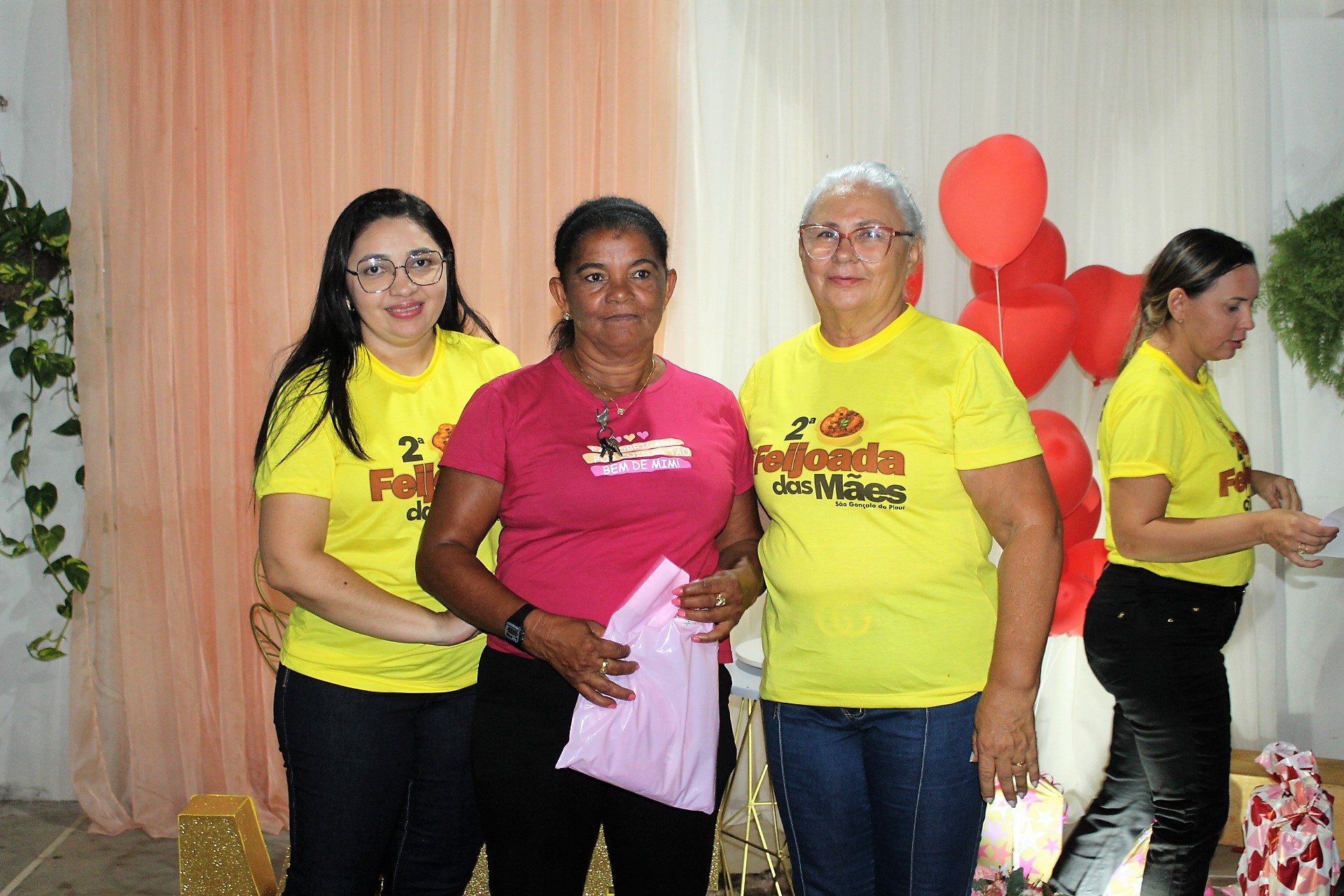 Mulheres São-gonçalenses são homenageadas na 2ª edição da Feijoada das Mães - Imagem 21