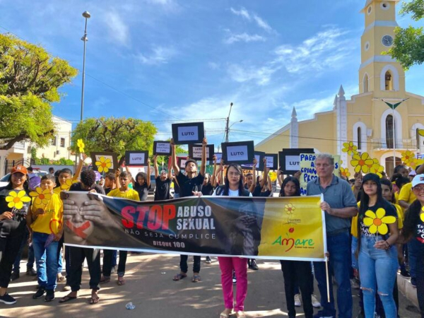 Caminhada em combate a exploração sexual de crianças e adolescentes 