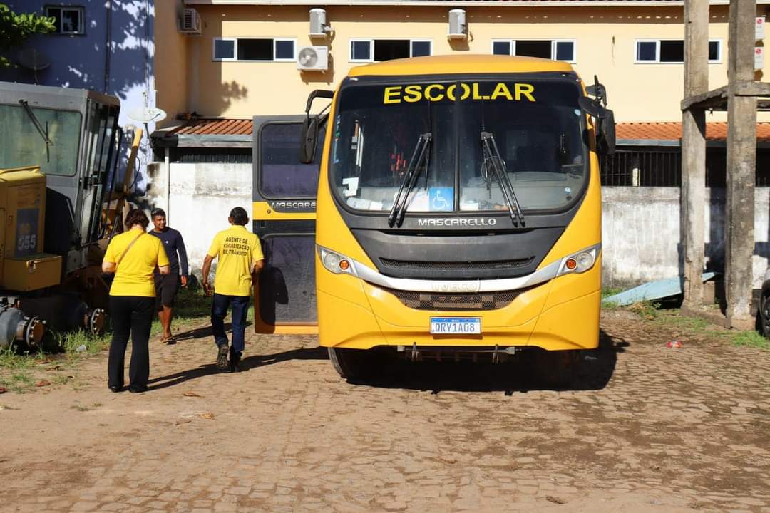 Prefeitura de Monsenhor Gil e Detran em vistoria dos ônibus Escolares  - Imagem 1