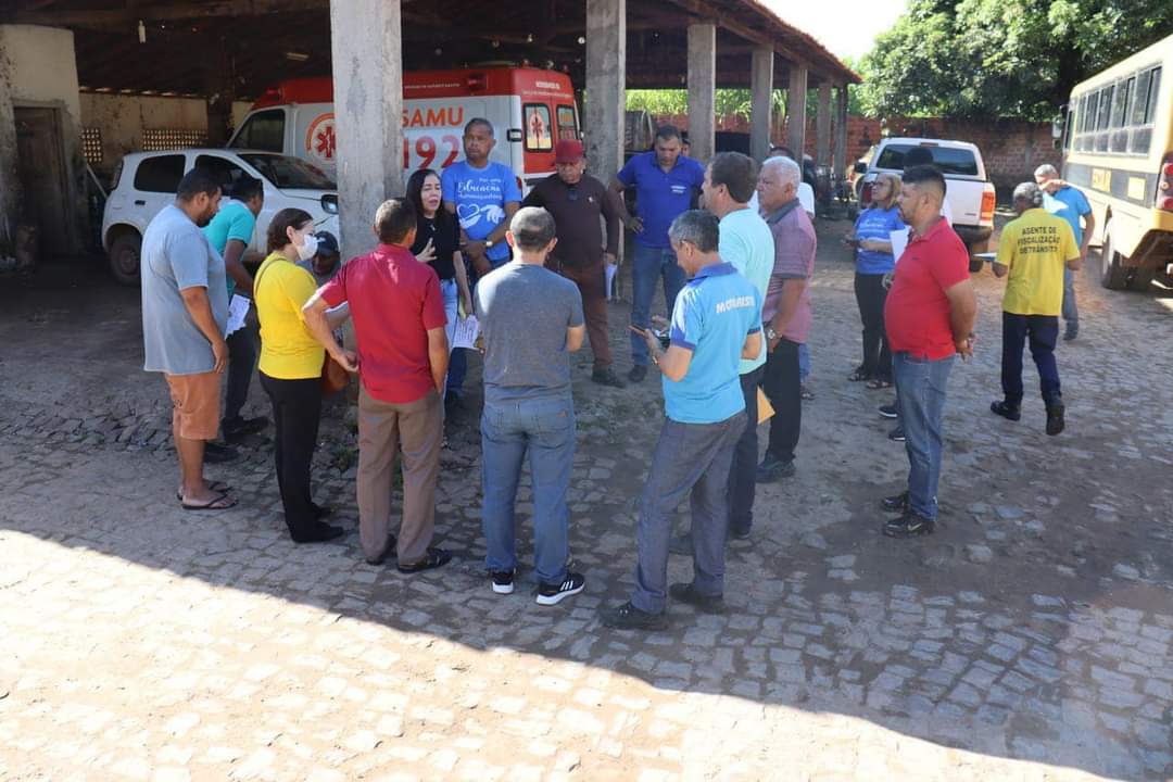 Prefeitura de Monsenhor Gil e Detran em vistoria dos ônibus Escolares  - Imagem 4