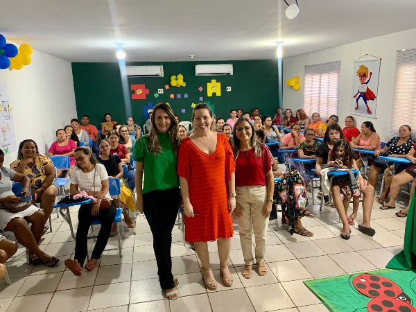 Esperantina realiza encontro com pais e familiares de alunos autistas